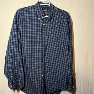 Nautica size large